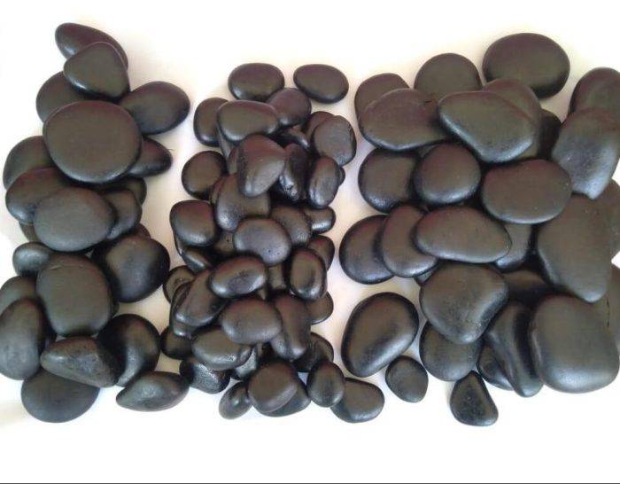 Polished Black Rainforest Pebble Stone 1/4 to 3/4 inches - 1500 LBS - tilestate