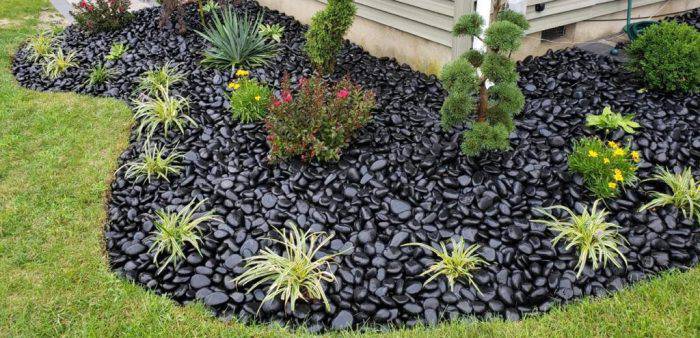 Polished Black Rainforest Pebble Stone 1/4 to 3/4 inches - 1500 LBS - tilestate