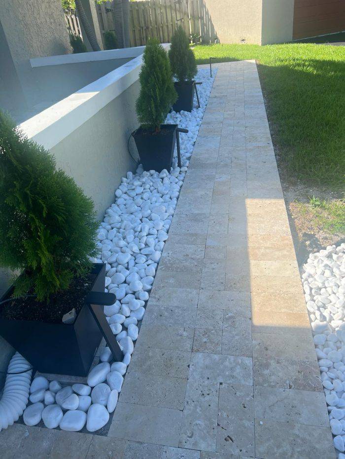 White Natural Rainforest Pebble Stone 2 to 3 inches - 2000 LBS - tilestate